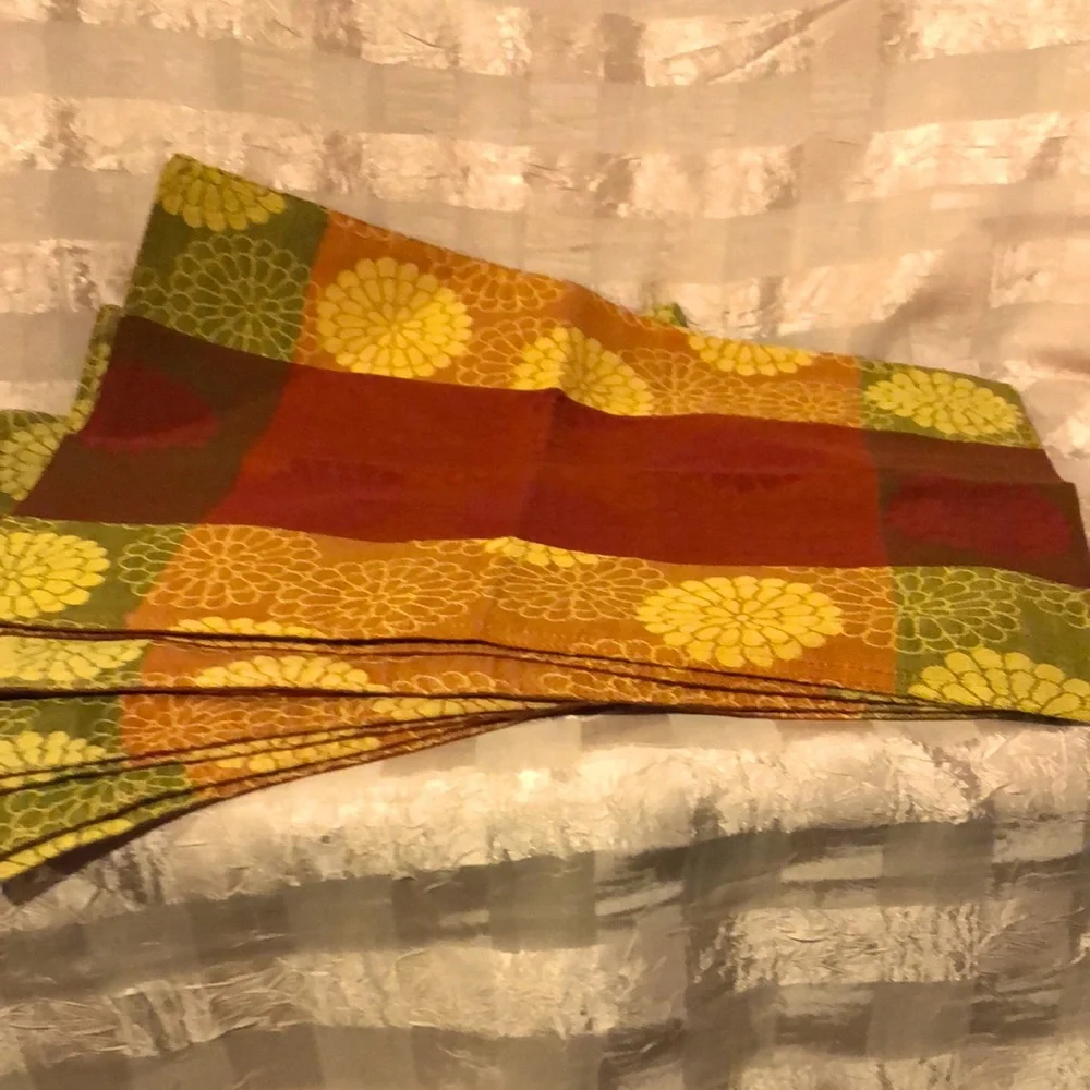 Pier 1 Imports Placemats ~ (8)